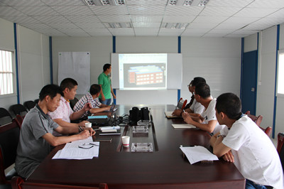 告别“手机控”争当“急先锋”