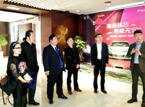 紧盯先进  追赶超越