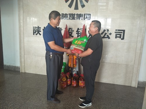 乐虎建设铜煤公司“八一”慰问 情暖退伍转业军人