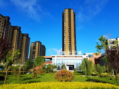 乐虎建设公司：江南世纪城创卫工作迎“大考”