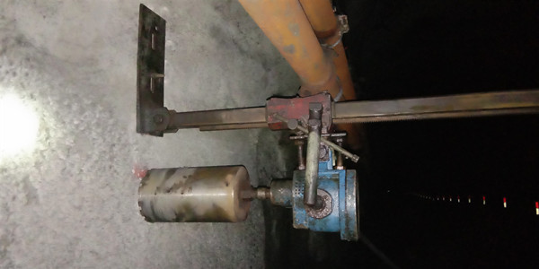 乐虎建设澄合分公司安装三队井下打孔作业有了“新利器”