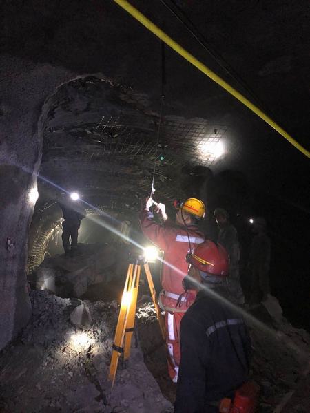 乐虎建设矿建二公司冶坪项目部1302工作面运输联络巷顺利贯通