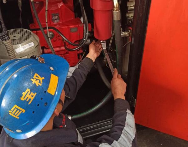 乐虎建设洗选煤运营公司红柳林洗煤厂项目部: 年节生产稳运转 养护设备出新招