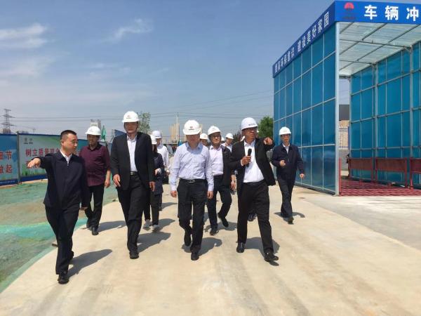 渭南市人大常委会副主任郭永峰一行深入乐虎建设韩城分公司黄河国际汽车博览园项目调研指导工作