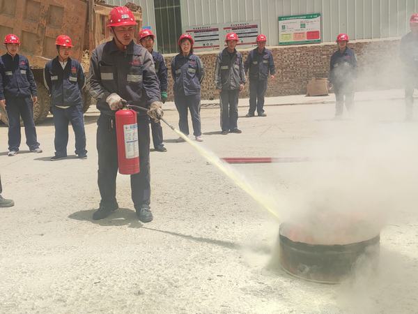 乐虎建设洗选煤运营公司铜川制沙运营项目部：消防演练促安全，防火意识记心间