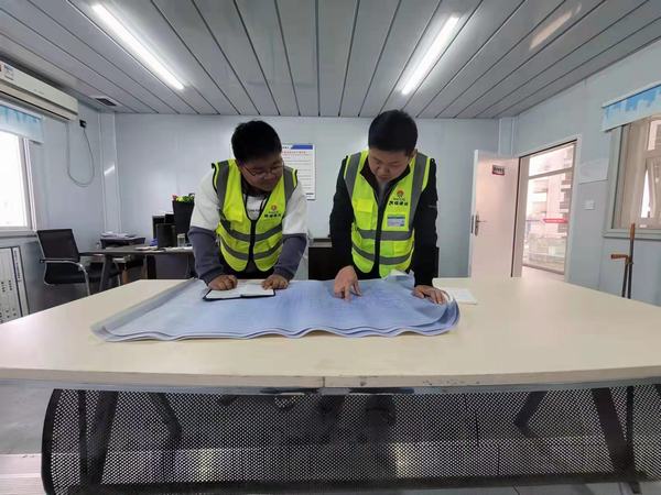 乐虎建设铜煤公司师徒携手走出成才路