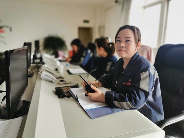 “铿锵玫瑰”绽“煤海”