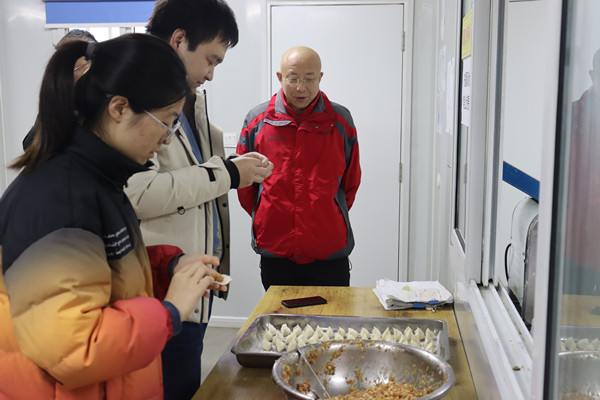 乐虎建设咸阳分公司：工地温暖过小年