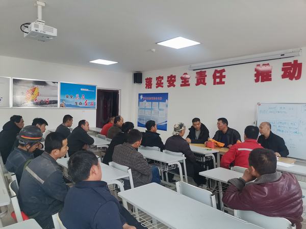 乐虎建设矿建二公司车村项目部创新员工培训出新招