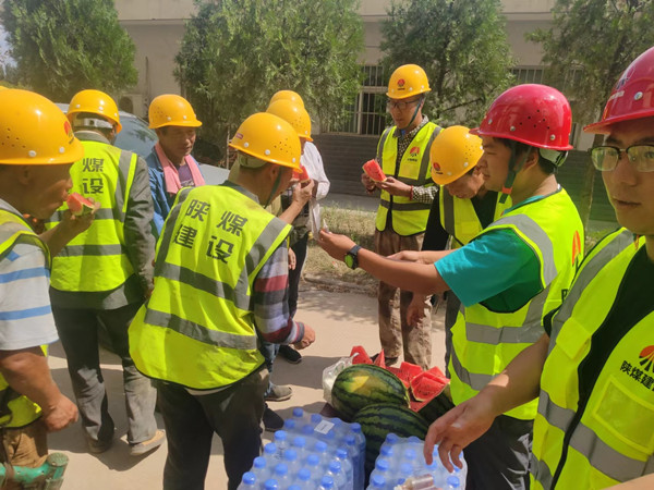 乐虎建设咸阳分公司第六项目部开展“夏日送清凉”活动