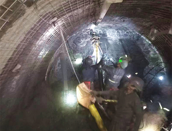 乐虎建设矿建三公司双龙项目部109回风顺槽精准贯通