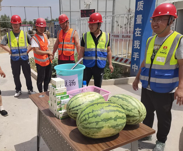 乐虎建设咸阳分公司第九项目部:不服“暑”，战高温
