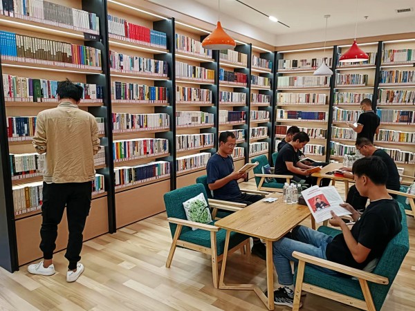 乐虎建设澄合分公司第十二项目部举办“书香润心灵 阅读促成长”读书分享活动