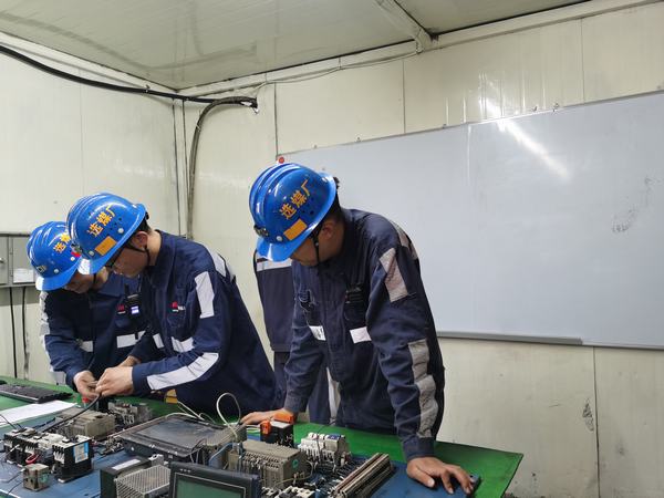 乐虎建设洗选煤运营公司红柳林洗煤厂项目部： “小举措”护好安全“大屏障”