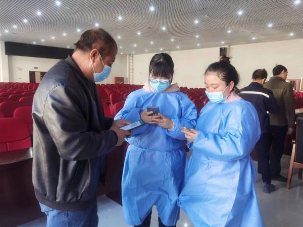 乐虎建设矿建二公司车村项目部：抗疫保产姊妹花