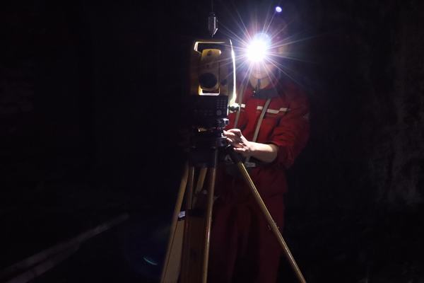 乐虎建设矿建二公司：带你看那幽暗中的一束光（组图）