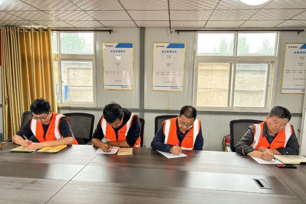 乐虎建设咸阳分公司第二项目部：聚焦“安全生产月”下的“父亲节”