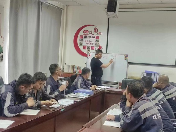 乐虎建设洗选煤运营公司柠条塔运营项目部: “防汛防暑”双管齐下促生产