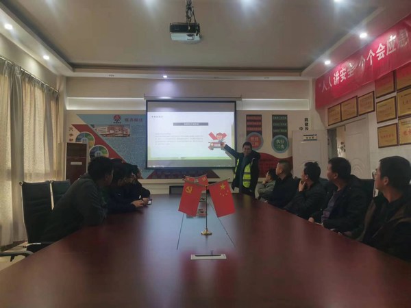 乐虎建设路桥分公司靖神铁路项目部开展“文明交通，你我同行”全国交通安全日活动