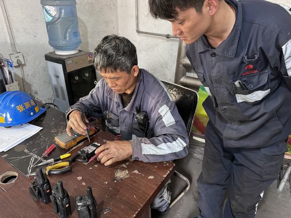 乐虎建设洗选煤运营公司红柳林洗煤厂项目部：提高联络效率 让“对讲机”连好安全