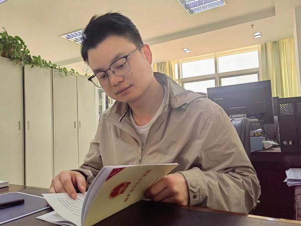 乐虎建设煤矿运营服务分公司：让读书成就美好遇见