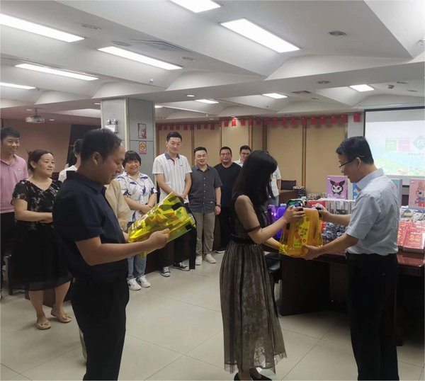 乐虎建设路桥分公司开展“六一”关爱职工子女成长活动