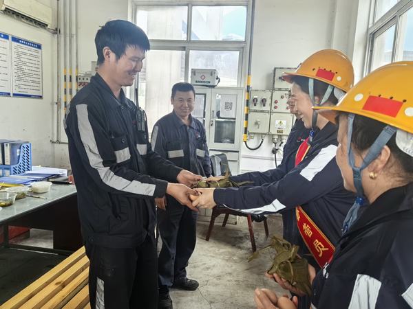 乐虎建设洗选煤运营公司神渭蒲城运营项目部：当端午节遇上安全月  职工“粽”享安全