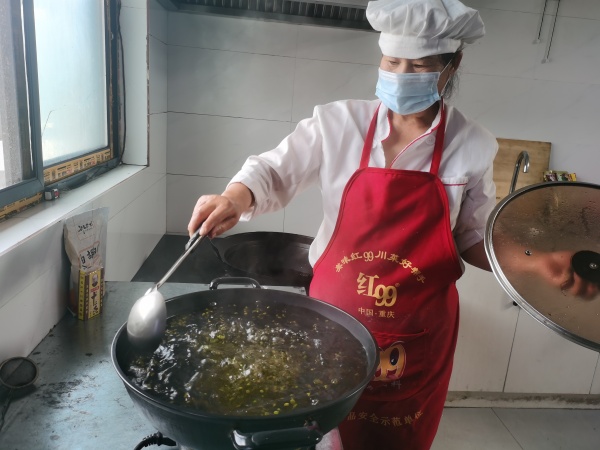 乐虎建设机电安装公司：战高温，不服“暑”