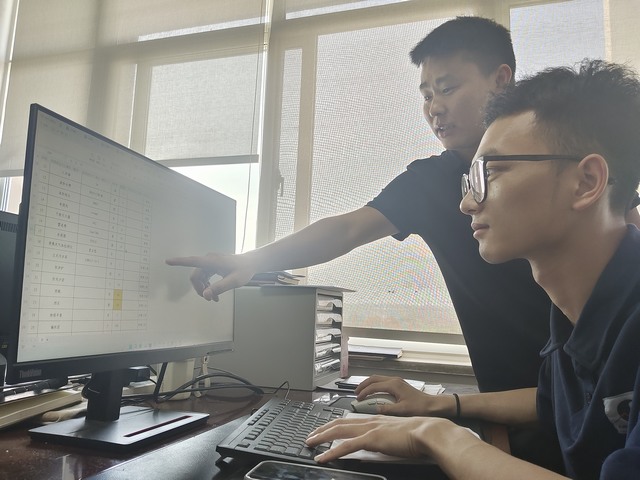 乐虎建设洗选煤运营公司神渭蒲城运营项目部：当“师带徒”遇上“教师节”  师父，我想对您说