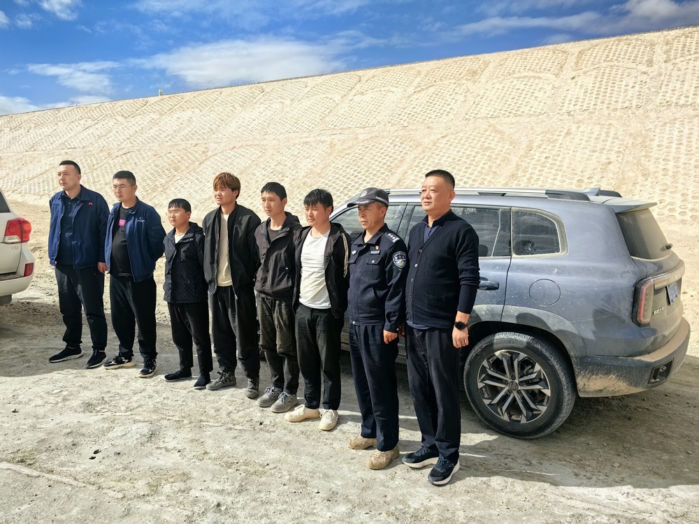 乐虎建设天工公司：与时间赛跑，6小时上演生死戈壁滩救援