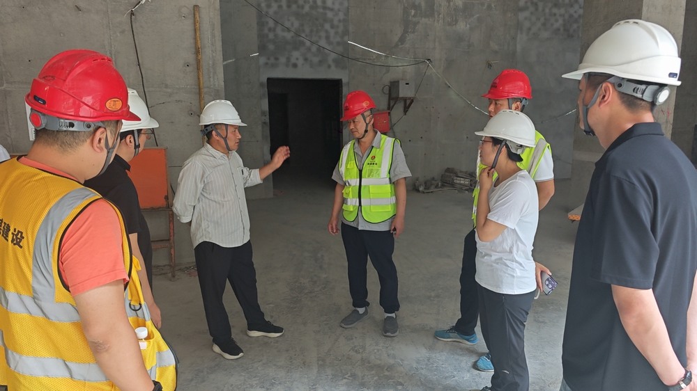 乐虎建设铜煤公司：保险公司专家深入施工现场开展安全检查与培训