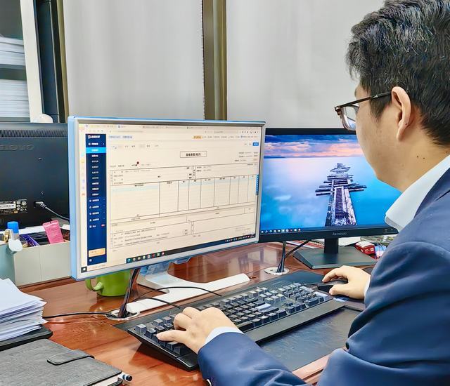 规尺之内，烟火之外