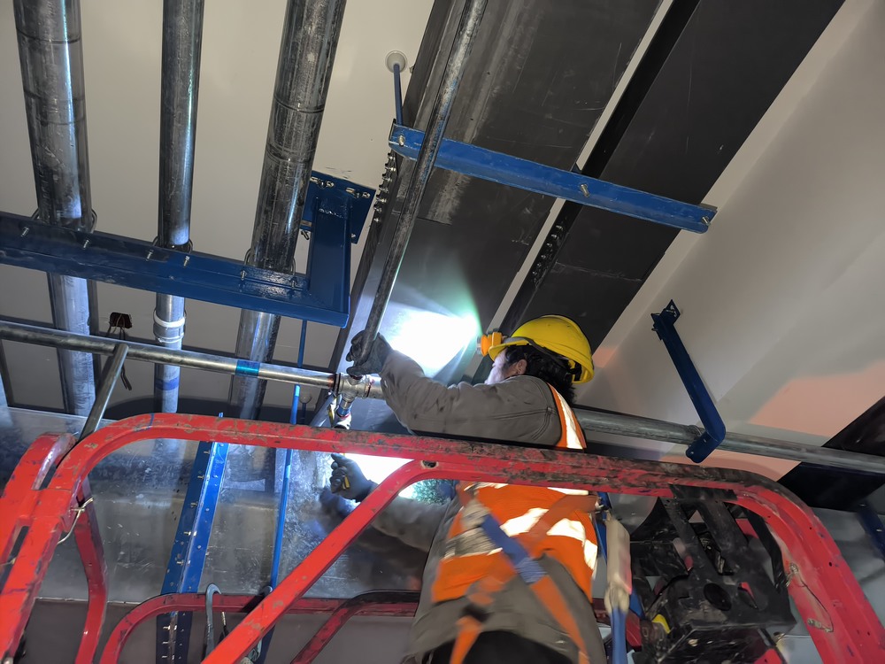 乐虎建设铜煤公司：柠条塔公寓楼项目 消防内装双线攻坚稳步推进