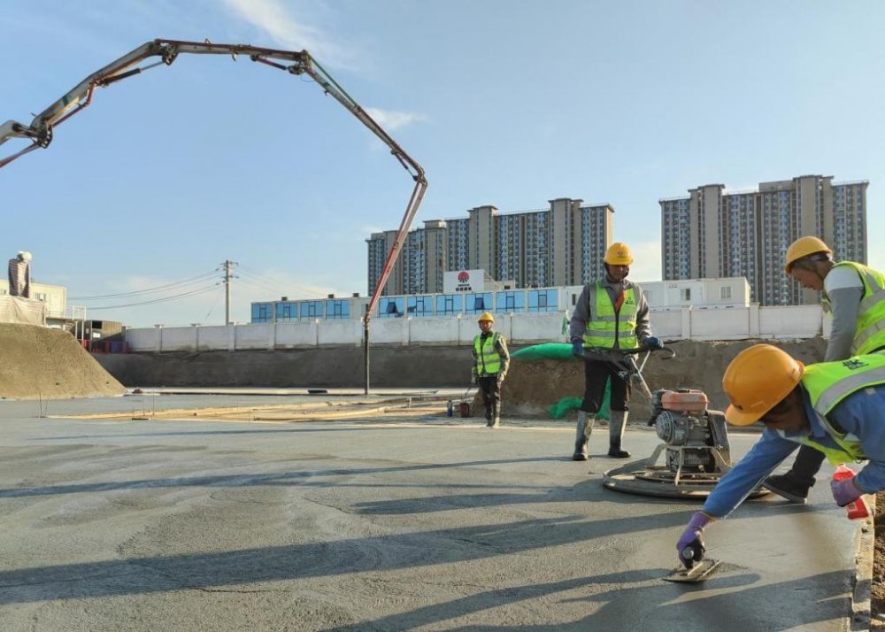 乐虎建设绿宇公司:战严寒 抢工期 保安全