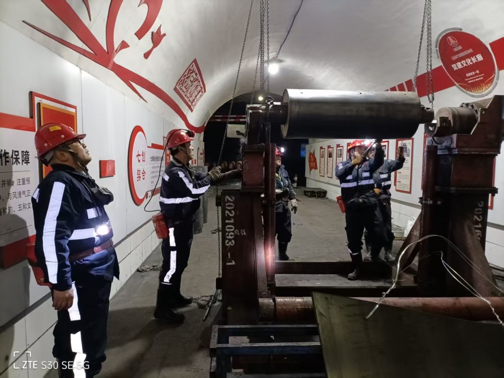 乐虎建设韩城分公司张家峁项目部：党员青年齐上阵 安全排查筑防线